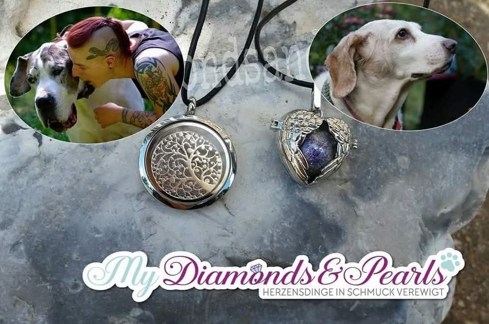 Hunde Herzensmaterial eingearbeitet in zwei Anhänger