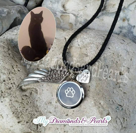 Katze Herzensmaterial eingearbeitet in Edelstahl-Medaillon inkl. Charms